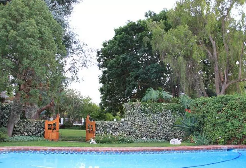 La Pension Guest House