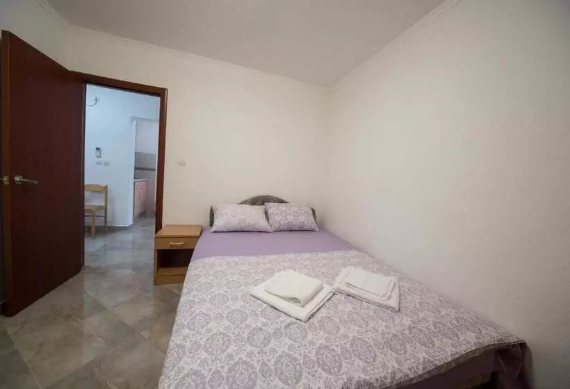 پانسیون Apartments Pavićević