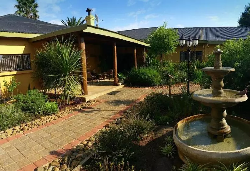 Majatalo Aqua Terra Guest House