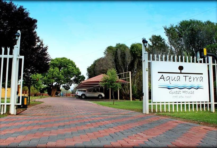 פנסיון Aqua Terra Guest House