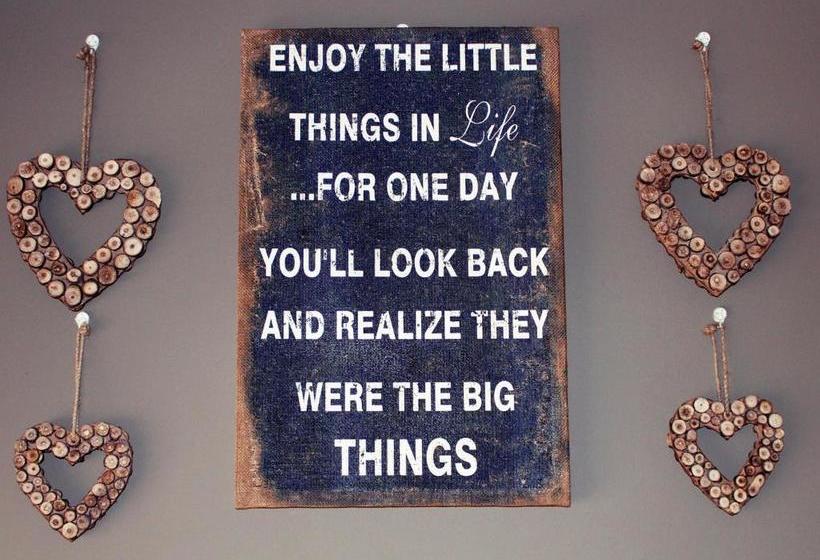 פנסיון Aqua Terra Guest House