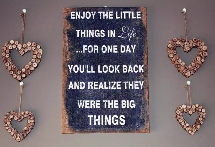 Majatalo Aqua Terra Guest House