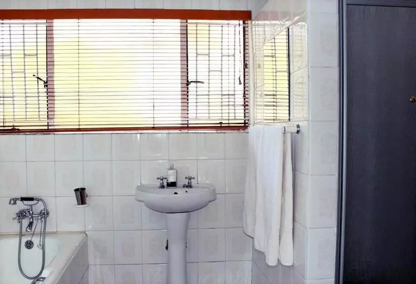 Majatalo Aqua Terra Guest House