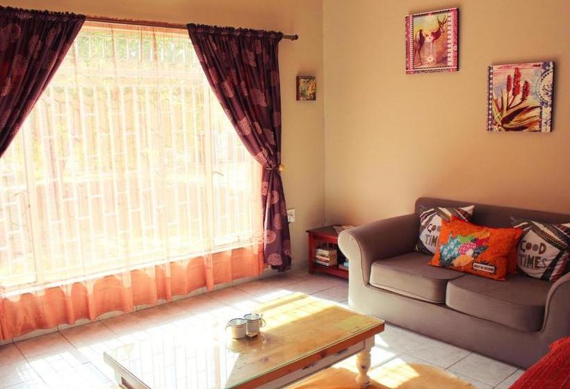 פנסיון Aqua Terra Guest House