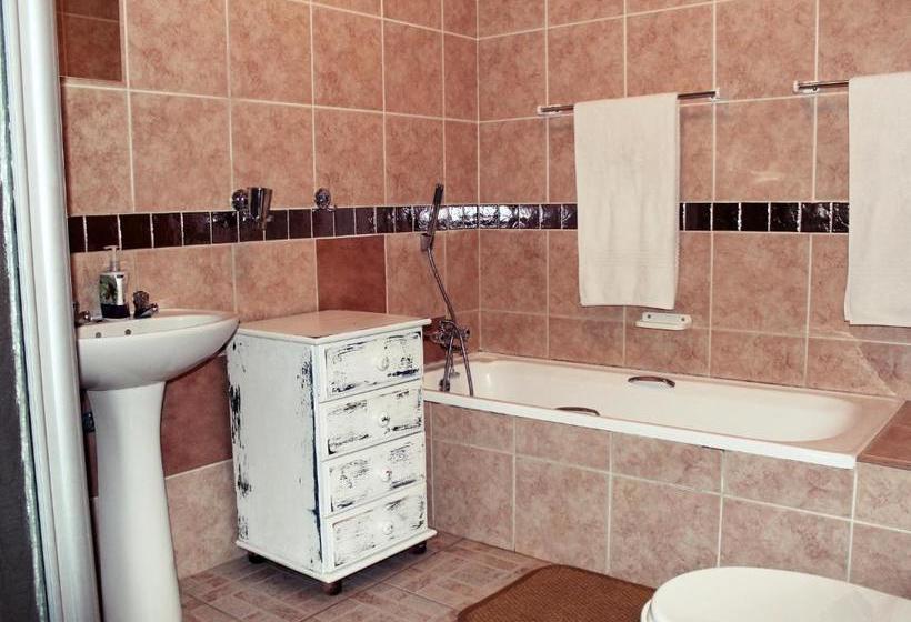 פנסיון Aqua Terra Guest House