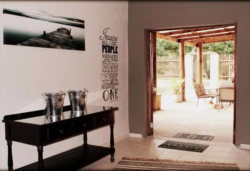 Majatalo Aqua Terra Guest House