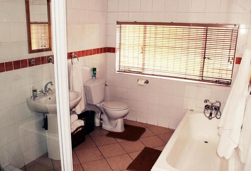 פנסיון Aqua Terra Guest House