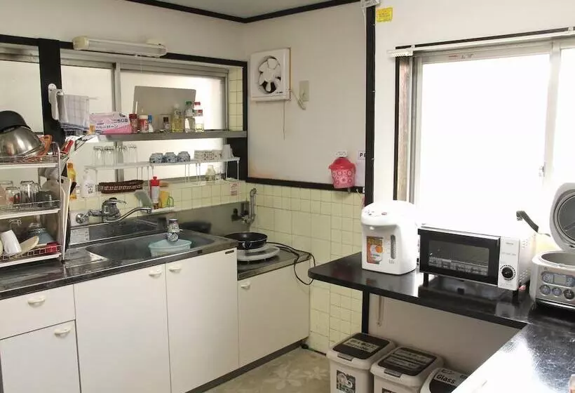 Majatalo Guest House Carpe Hiroshima Koi   Hostel