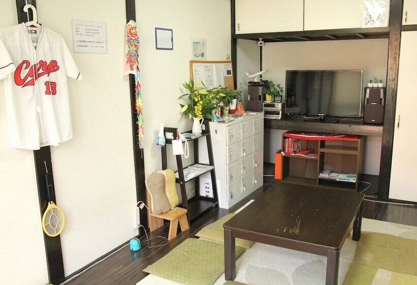 Pension (Hôtel basse catégorie) Guest House Carpe Hiroshima Koi Hostel