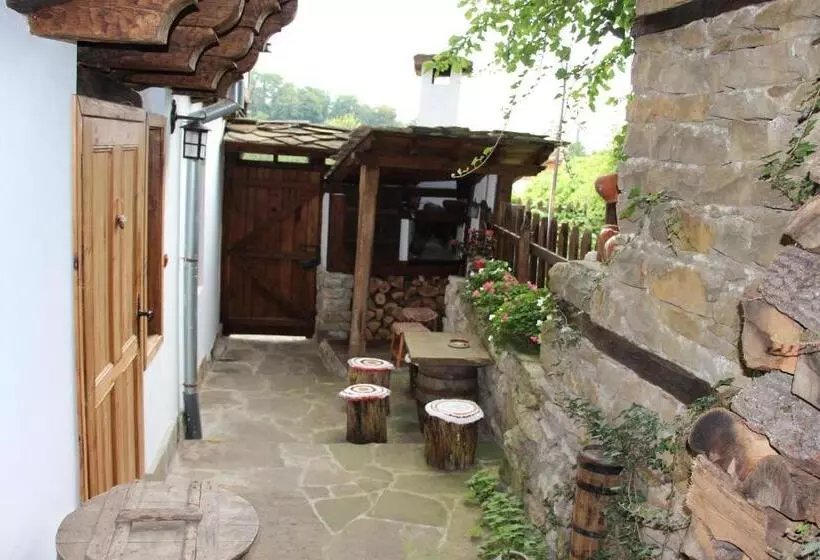 پانسیون Guest House The Old Lovech