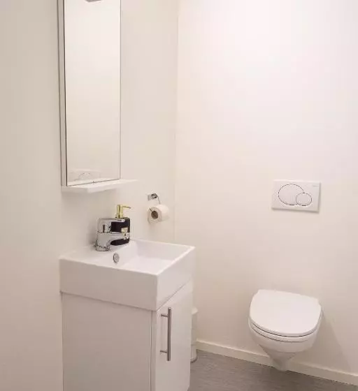 ペンション Kristina Apartment & Alma House