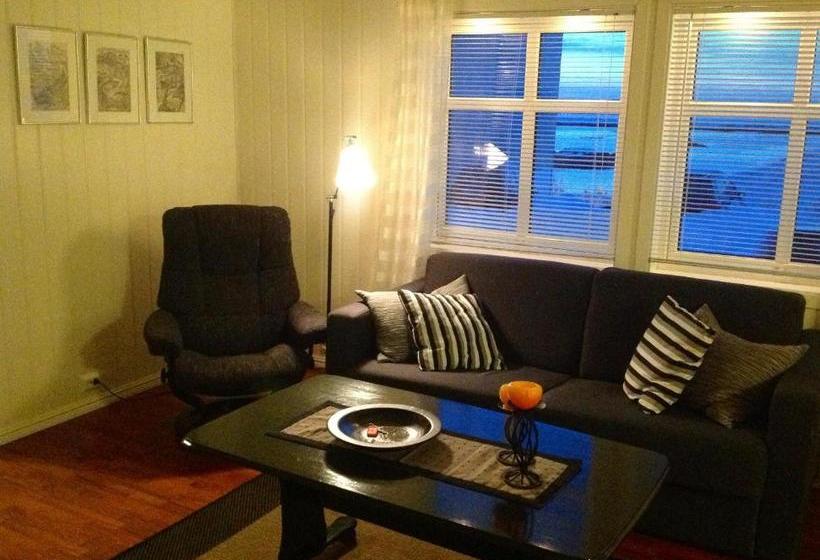 ペンション Kristina Apartment & Alma House