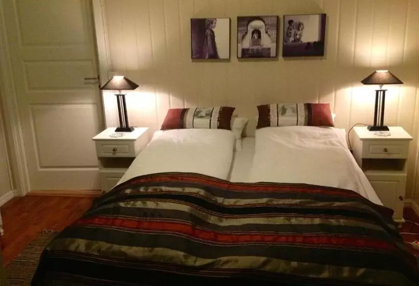 ペンション Kristina Apartment & Alma House