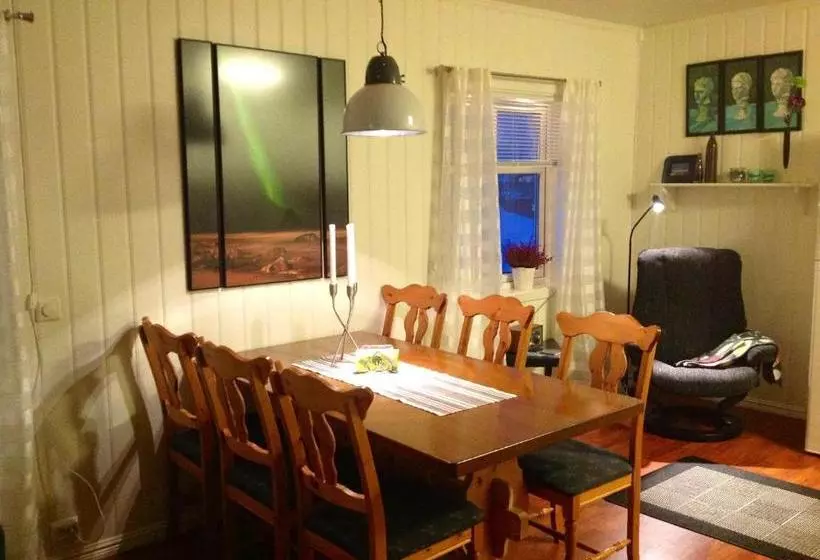 ペンション Kristina Apartment & Alma House