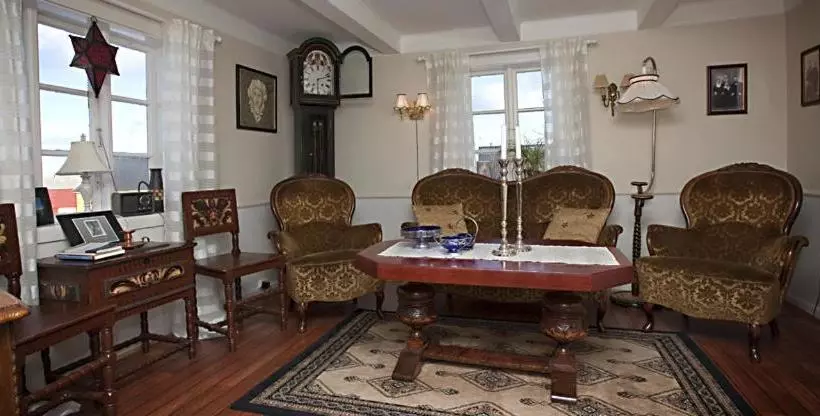 ペンション Kristina Apartment & Alma House