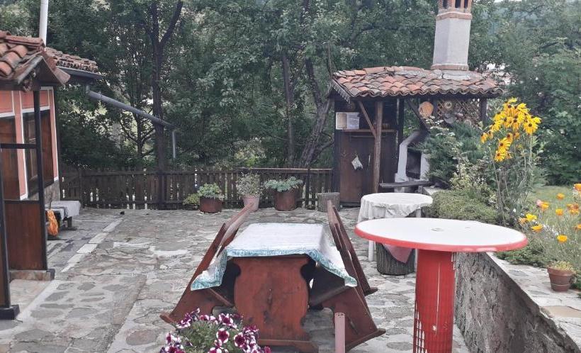 Pensione Mechta Guest House