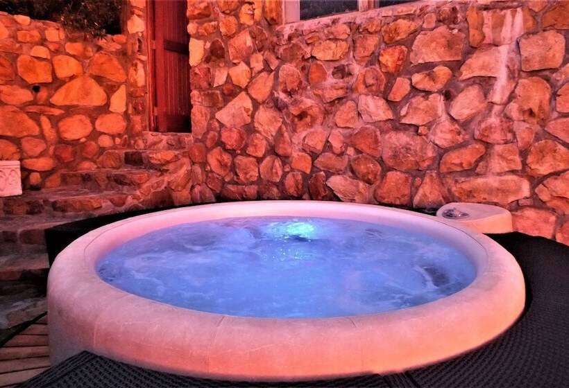 膳宿费 Penguinden   Load Shedding Free