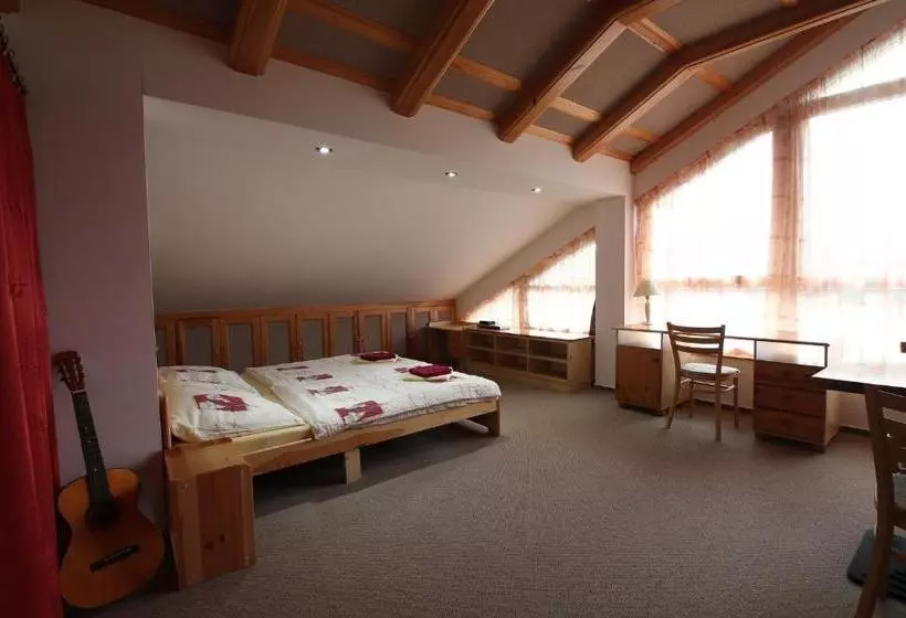 Majatalo Penzion Surf