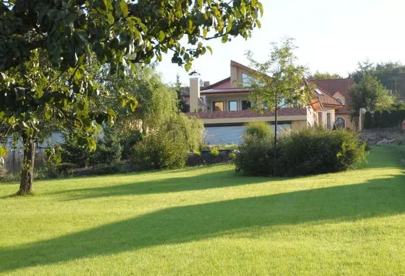 Majatalo Penzion Surf