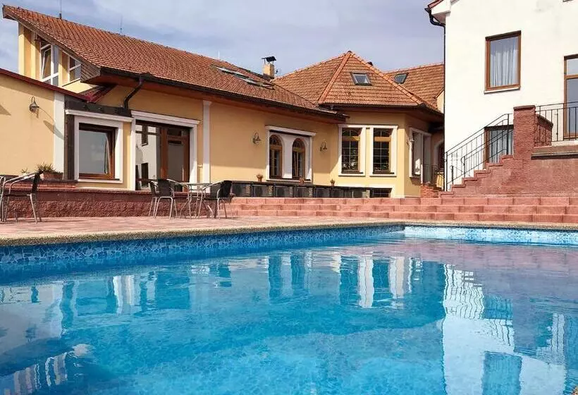 Majatalo Penzion Surf