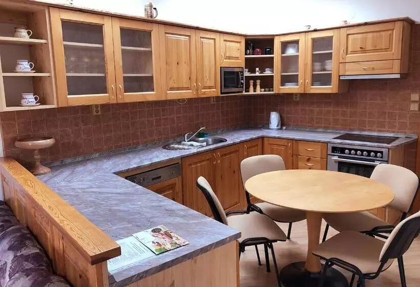 Majatalo Penzion Surf