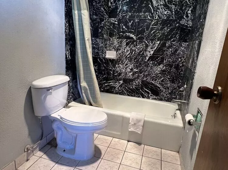 Retkeilymaja Greensburg Inn