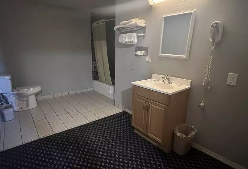 Retkeilymaja Greensburg Inn