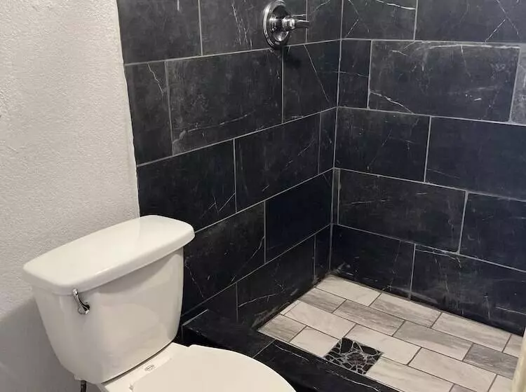 Retkeilymaja Greensburg Inn