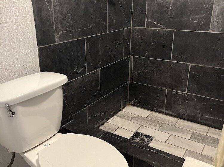 Общежитие Greensburg Inn