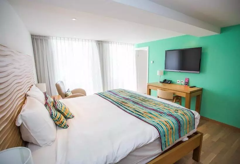 Retkeilymaja Guest House Le Charlot