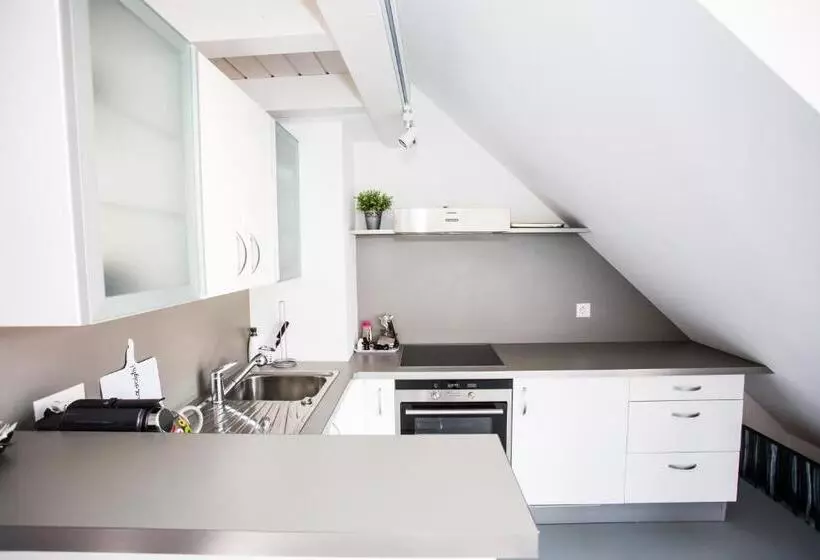 Retkeilymaja Guest House Le Charlot