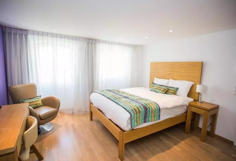 Retkeilymaja Guest House Le Charlot