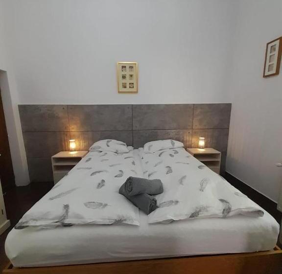 Pannonia Rooms And Apartments