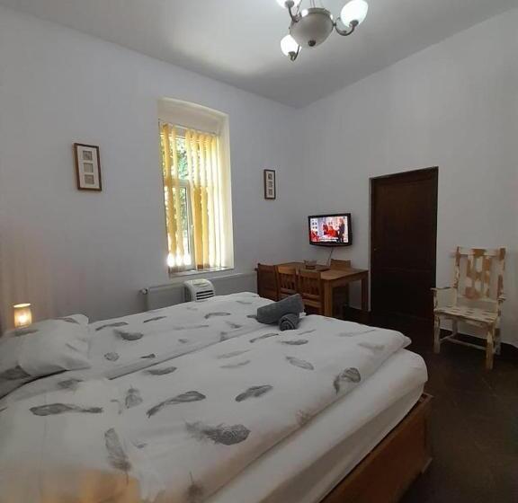 Pannonia Rooms And Apartments