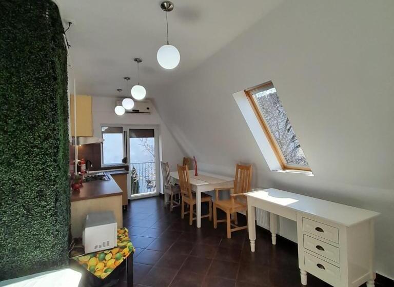 Pannonia Rooms And Apartments