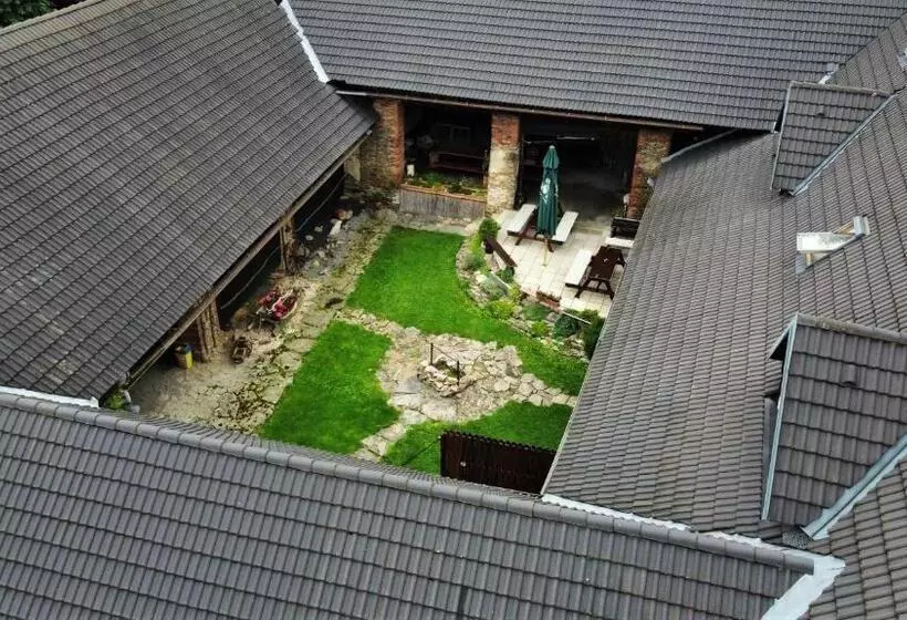 Majatalo Penzion U Dvojice