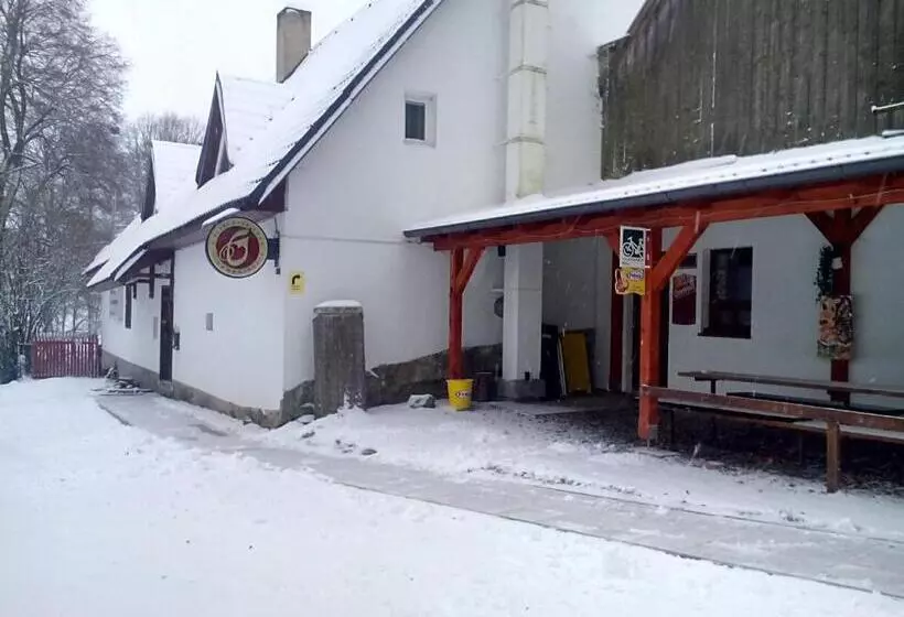 Majatalo Penzion U Dvojice