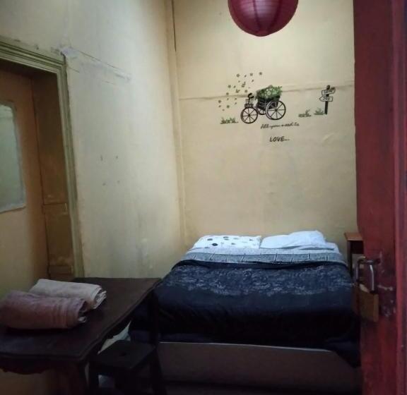 هاستل Hostal Del Gato