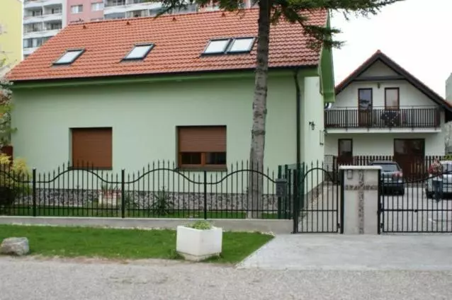 تختخواب و صبحانه Vila Ria
