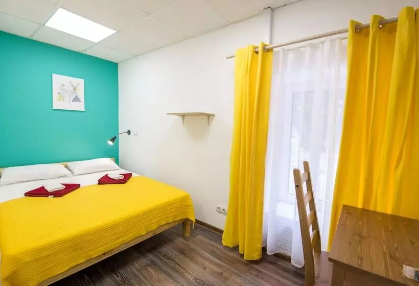 ホテル Artist Hostel On Kurskaya