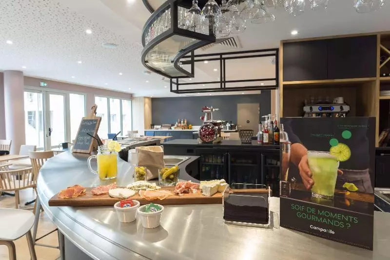 Hotelli Campanile Tours Nord