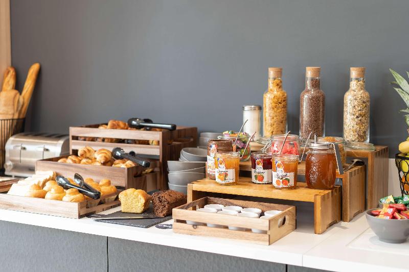 Отель Campanile Tours Nord