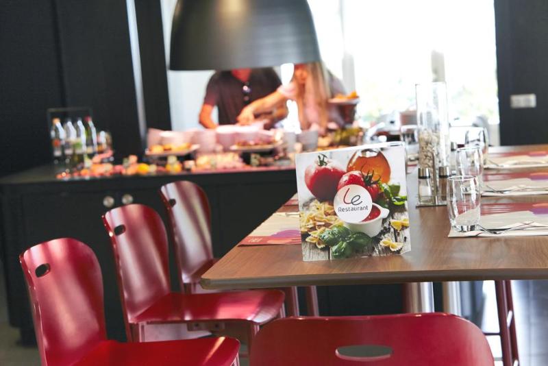 Отель Campanile Tours Nord