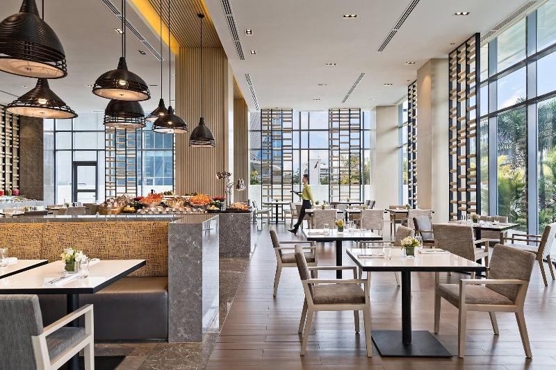 Hotel Courtyard By Marriott Iloilo