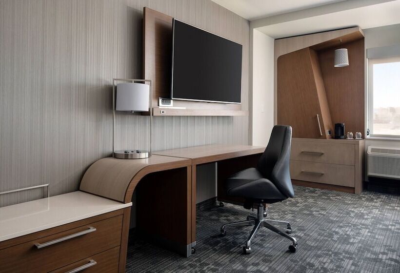 فندق Courtyard By Marriott Loveland Fort Collins