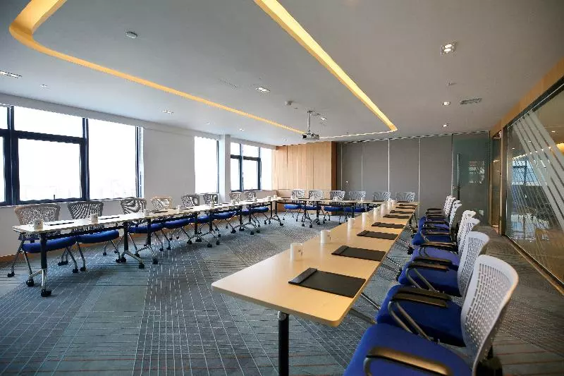 هتل Holiday Inn Express Chengdu North Railway Station, An Ihg