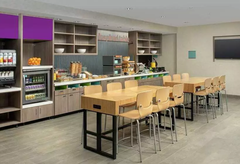 هتل Home2 Suites By Hilton Phoenix Airport South