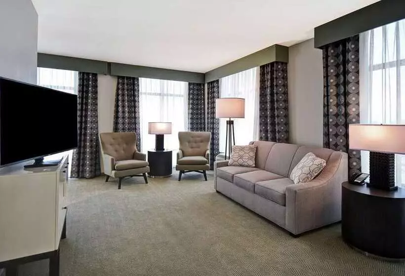 هتل Homewood Suites By Hilton Greenville Downtown