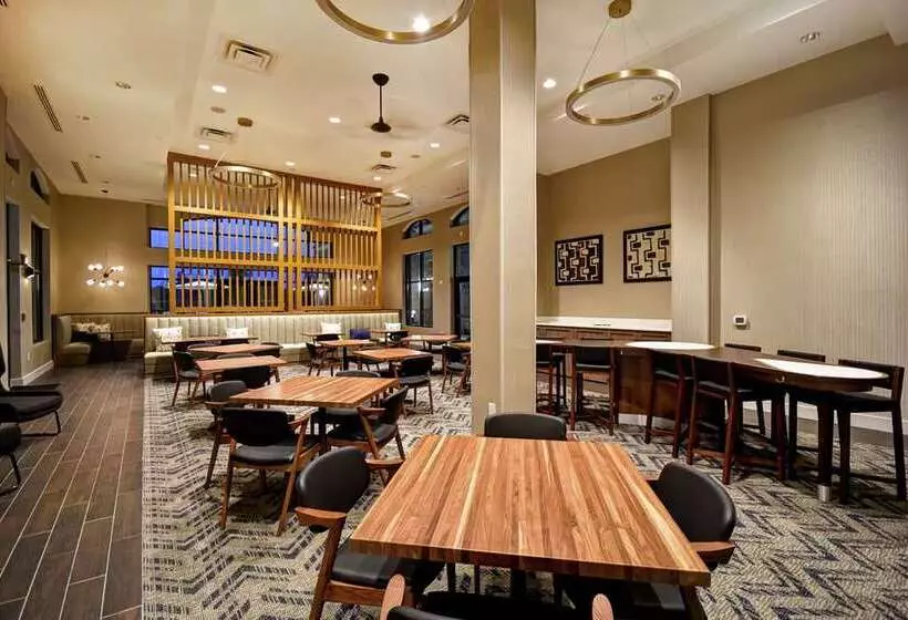 هتل Homewood Suites By Hilton Greenville Downtown