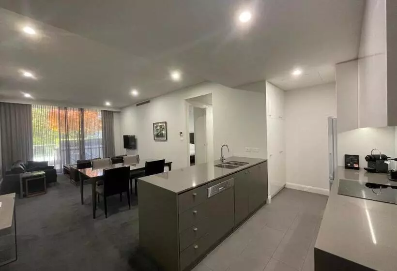 호텔 Knightsbridge Canberra